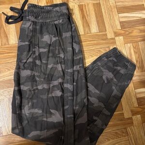 Athleta camo joggers
